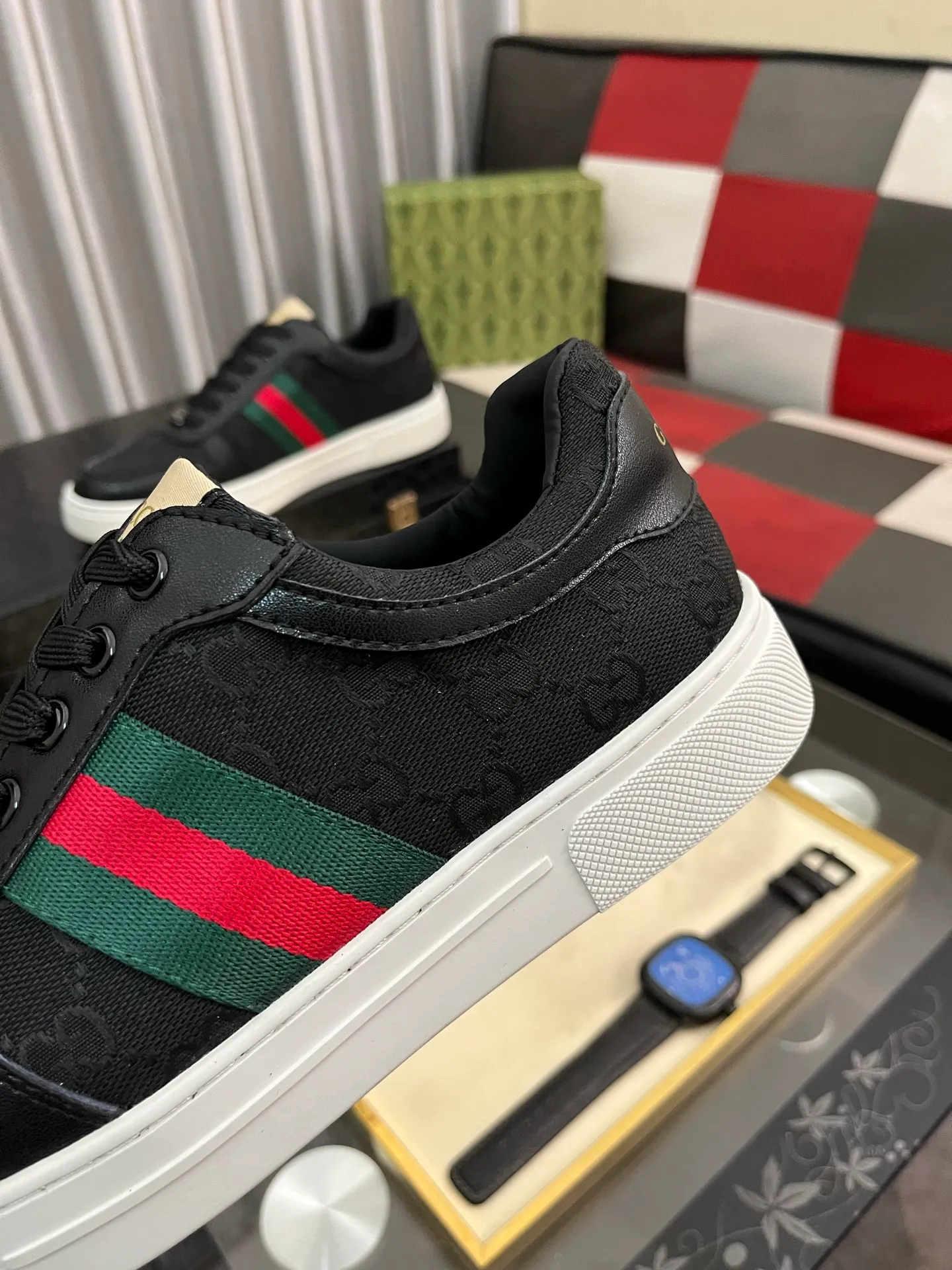 Men's Men's Shoes💰440⌚️⌚️【GUCCI】Gucci men's latest white shoe series casual shoes! The official website is built 1:1. Upper: Made of imported cowhide, with electric embroidery ➕Inner lining: Made of high-quality first-layer pigskin, soft and comfortable. Picky material selection and exquisite workmanship give you the best enjoyment. Size: 38-44 yards, 3️⃣ colors available.